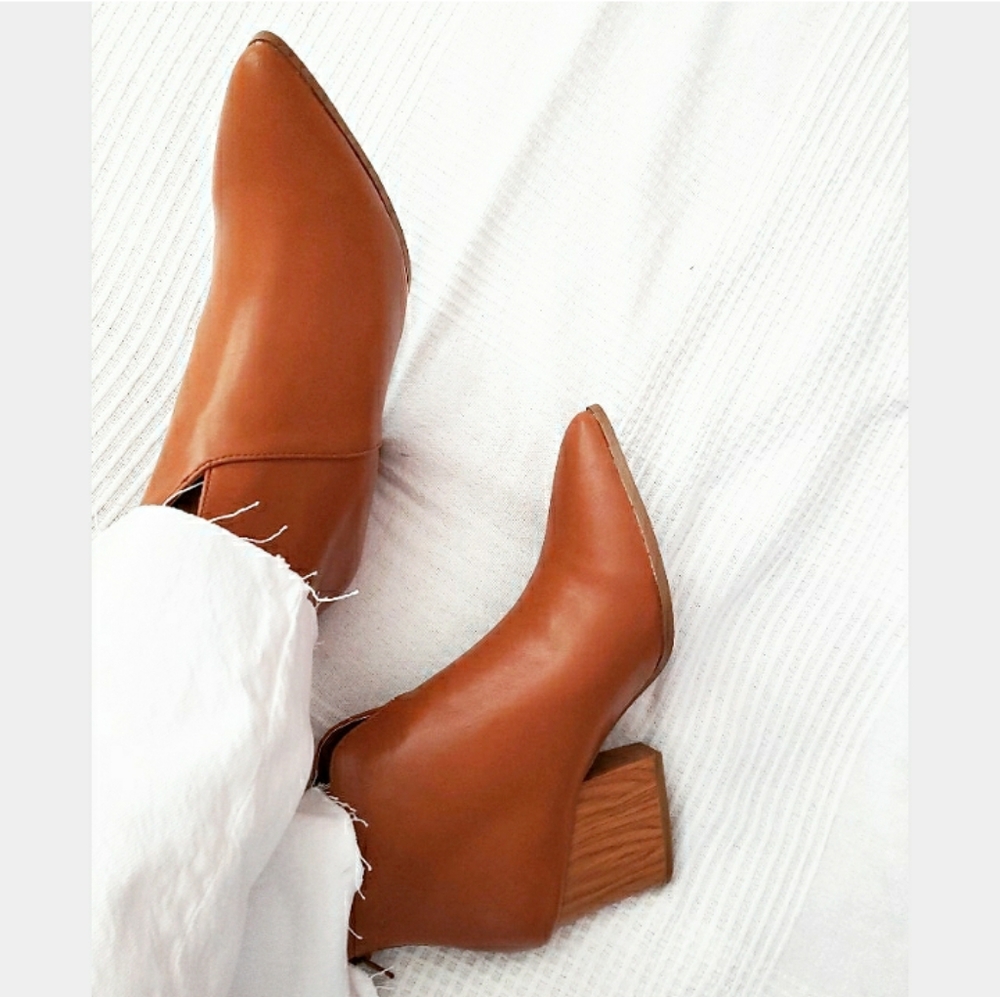 🚨The Robyn// cognac bootie - Picture 3 of 4